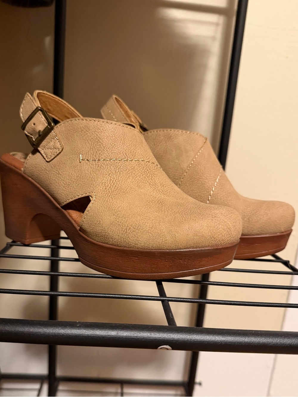 Women’s BOC Tan Clog Heel Shoe